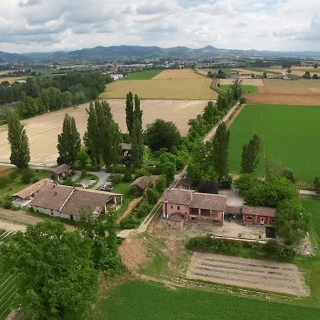 Agriturismo Le Corti Della Gualdana Voghera Exteriör bild