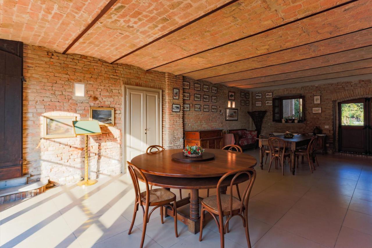 Agriturismo Le Corti Della Gualdana Voghera Exteriör bild