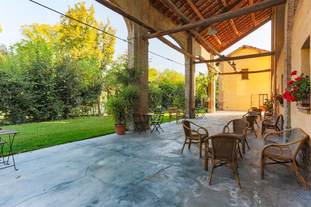 Agriturismo Le Corti Della Gualdana Voghera Exteriör bild
