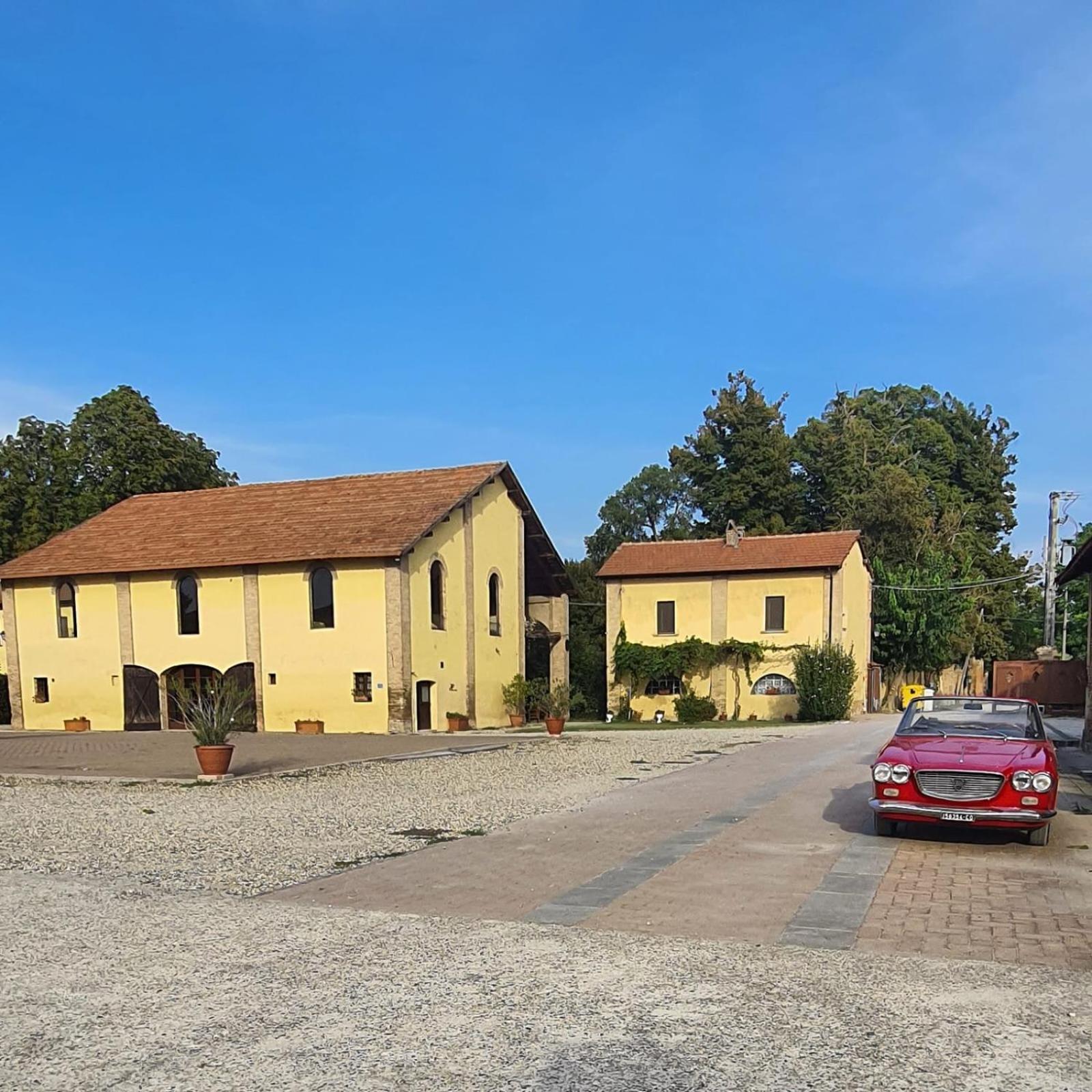 Agriturismo Le Corti Della Gualdana Voghera Exteriör bild